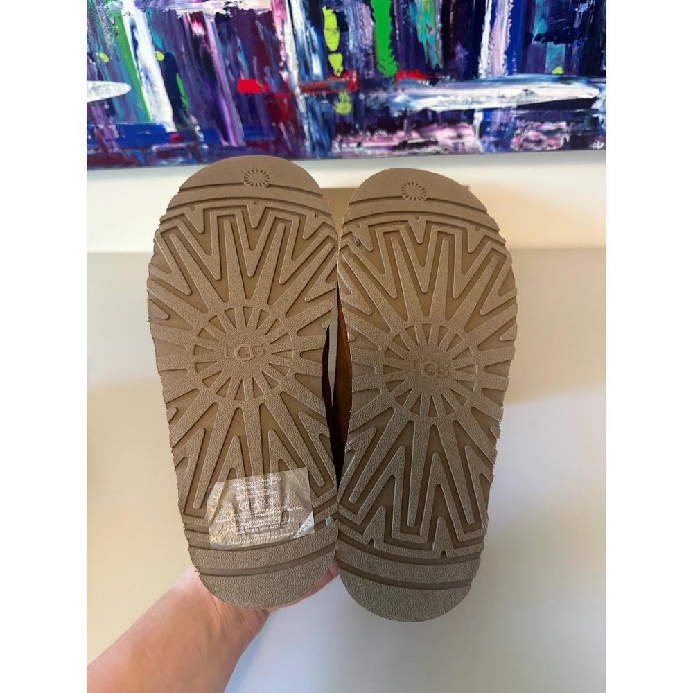 New in Box UGG Tazz Platform Suede Slippers in Chestnut | Size 6 - Picture 7 of 8